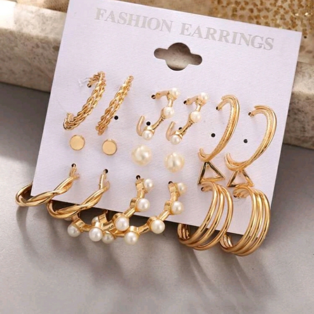 9 pairs faux pearl earrings - Picture 1 of 1